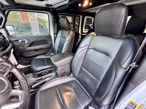Used 2021 Jeep Wrangler Unlimited Sahara AWD/4WD image 8