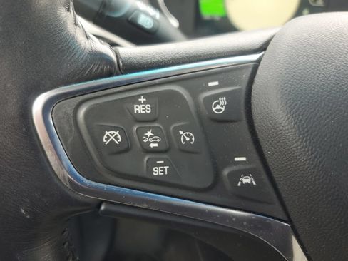 Used 2020 Chevrolet Bolt Premier w/ Infotainment Package FWD image 22