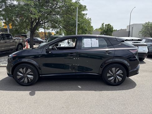 Used 2024 Nissan Ariya AWD image 9
