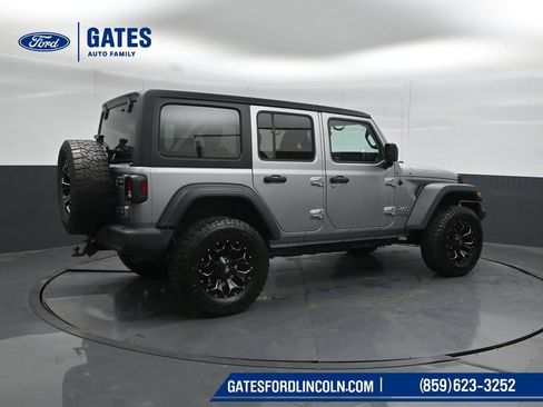 Used 2018 Jeep Wrangler Unlimited Sport AWD/4WD image 2