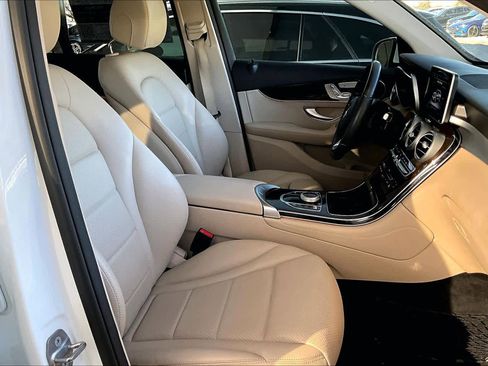 Used 2019 Mercedes-Benz GLC 300 image 8