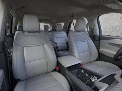New 2026 Ford Explorer Active w/ Active Comfort Package AWD/4WD image 9