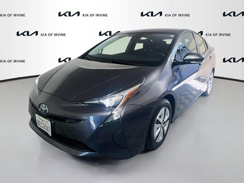 Used 2018 Toyota Prius Two w/ Prius Two Safety Plus Package FWD image 9