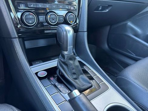 Used 2020 Volkswagen Passat 2.0T SE w/ Sunroof Package FWD image 15