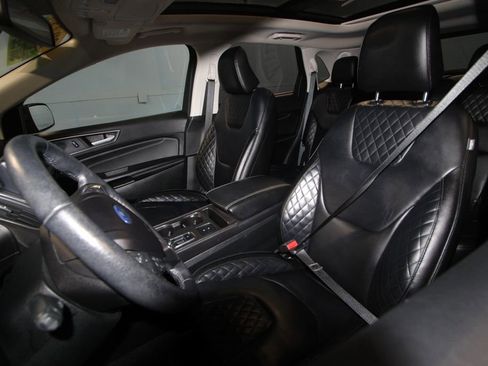 Used 2023 Ford Edge Titanium AWD/4WD image 4