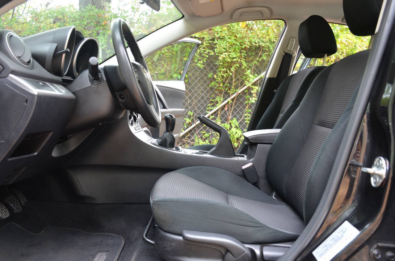 Used 2013 MAZDA MAZDA3 i Sport FWD image 11