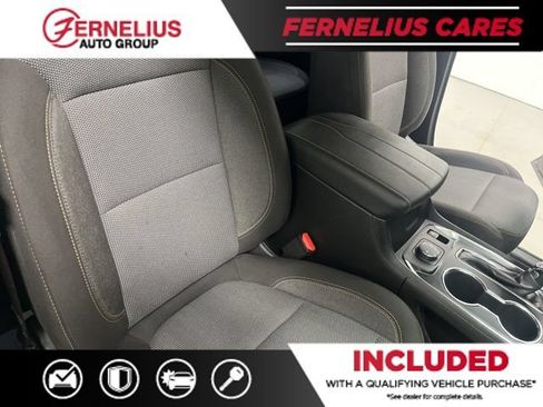 Used 2021 Chevrolet Traverse LT FWD image 36