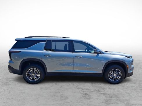 Used 2026 Chevrolet Traverse LT w/ LPO, Floor Liner Package FWD image 6
