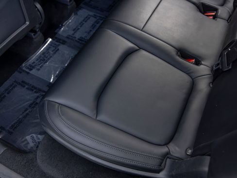 Used 2021 Tesla Model Y Long Range image 41