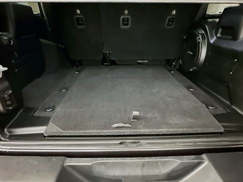 Used 2018 Jeep Wrangler Unlimited Sahara image 30