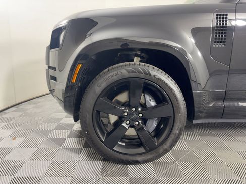 New 2026 Land Rover Defender 110 X-Dynamic SE image 12