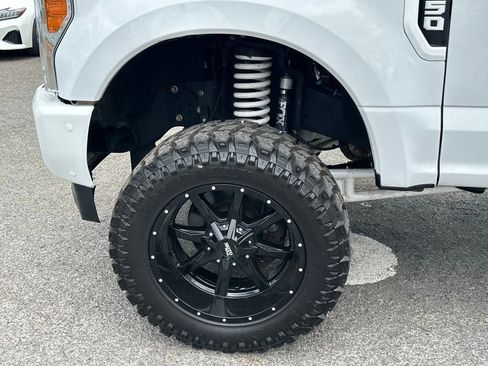 Used 2019 Ford F250 Lariat w/ Lariat Value Package image 12