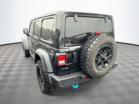 Used 2023 Jeep Wrangler Unlimited w/ Sun & Screen Package AWD/4WD image 8