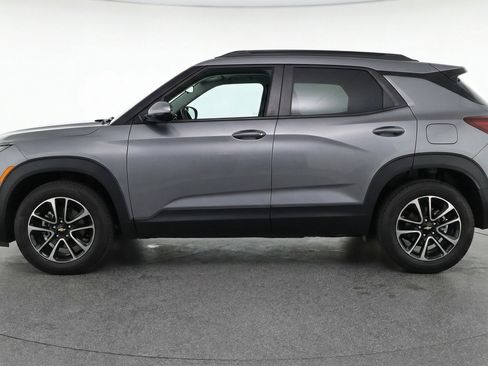 Used 2025 Chevrolet TrailBlazer LT FWD image 5