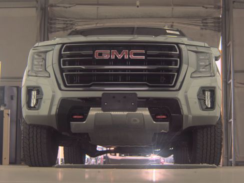 Used 2023 GMC Yukon AT4 w/ Max Trailering Package AWD/4WD image 3