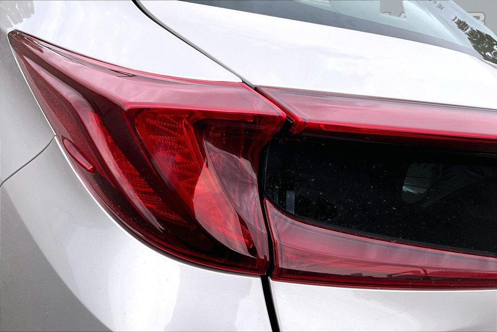 Used 2022 Toyota Prius Prime LE FWD image 28