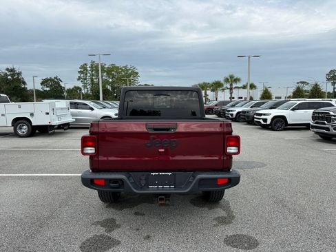 Used 2022 Jeep Gladiator Sport AWD/4WD image 4