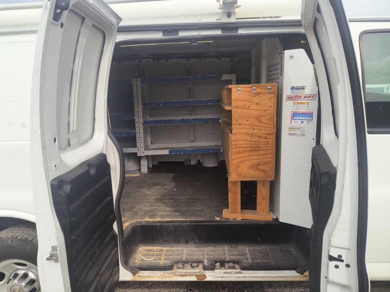 Used 2014 Chevrolet Express 2500 RWD image 26