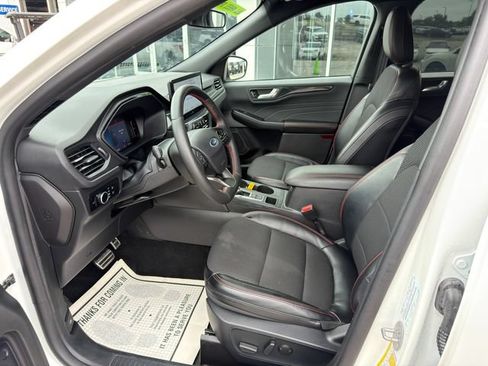 Used 2024 Ford Escape ST-Line w/ Tech Pack #1 AWD/4WD image 15