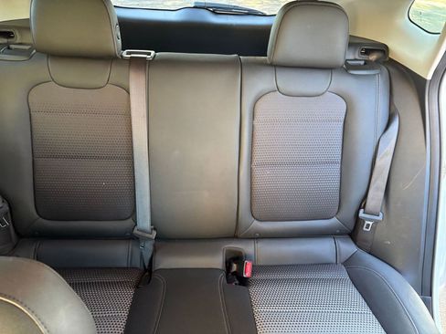 Used 2025 Chevrolet Trax LT image 32