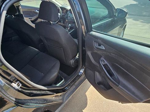 Used 2015 Ford Focus SE FWD image 18