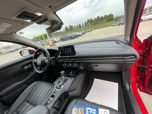 Used 2025 Honda HR-V EX-L image 10