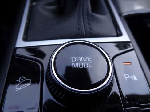 Used 2025 Kia Sportage LX FWD image 25