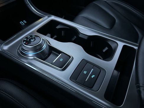 Used 2022 Ford Edge Titanium image 28