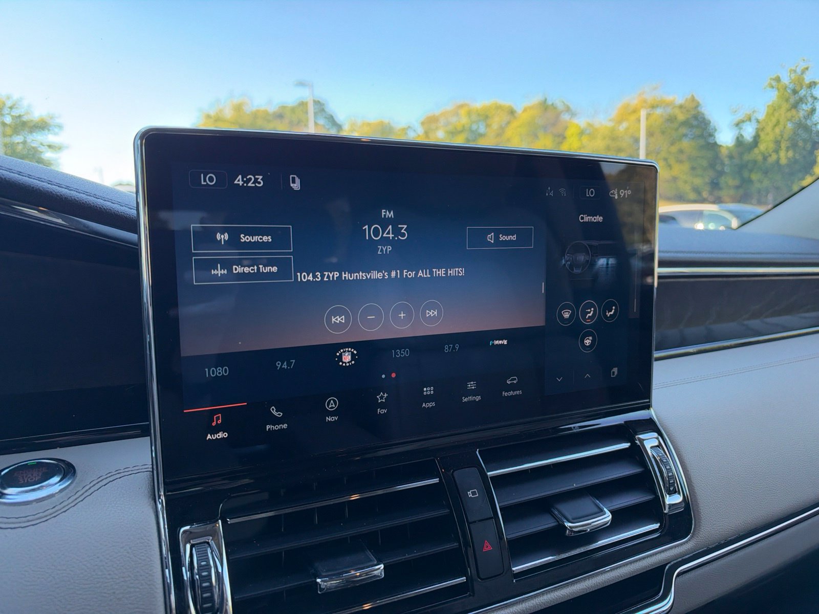 Used 2024 Lincoln Navigator Premiere AWD/4WD image 15