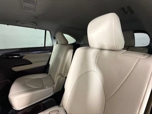 Used 2022 Toyota Highlander Limited AWD/4WD image 27