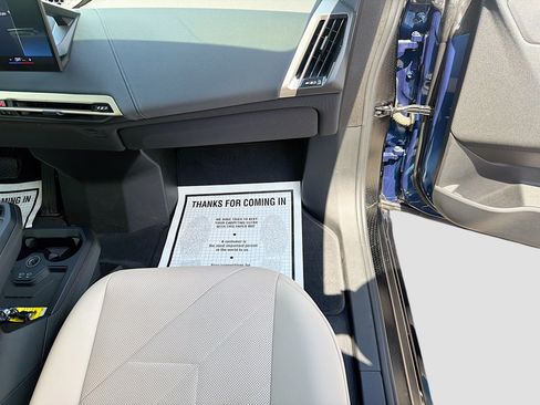 Used 2023 BMW iX xDrive50 w/ Sport Package AWD/4WD image 16