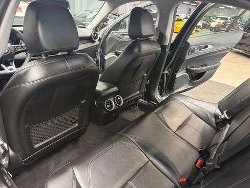 Used 2020 Alfa Romeo Giulia RWD image 40