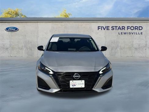 Used 2024 Nissan Altima 2.5 SV image 7