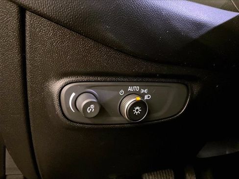 Used 2018 Chevrolet Equinox LT AWD/4WD image 30