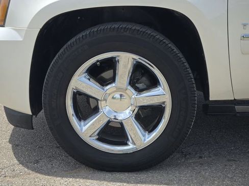 Used 2013 Chevrolet Tahoe LTZ RWD image 13