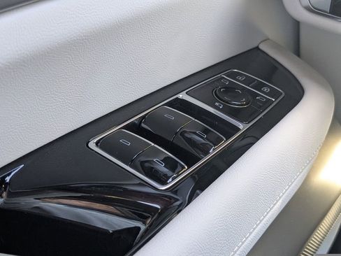 New 2026 Cadillac Vistiq Luxury w/ LPO, Floor Liner Package image 21