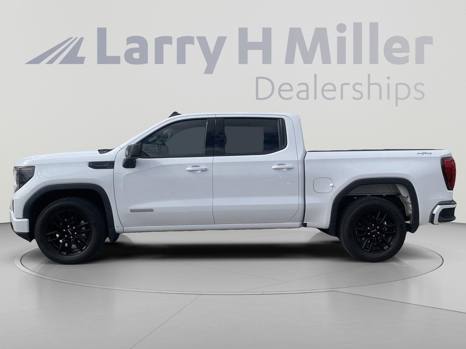 Used 2023 GMC Sierra 1500 Elevation AWD/4WD image 3