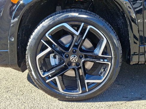 New 2026 Volkswagen Tiguan SEL R-Line image 5