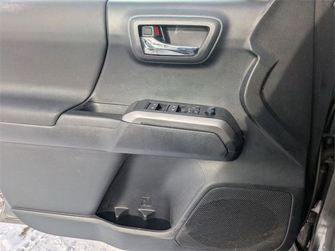 Used 2020 Toyota Tacoma TRD Sport image 12