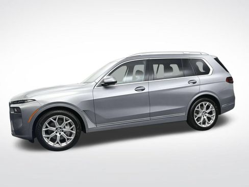 Used 2023 BMW X7 xDrive40i w/ Parking Assistance Package AWD/4WD image 9