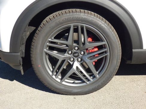 New 2026 Ford Explorer ST image 9