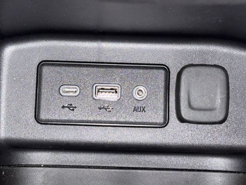 Used 2021 Chevrolet Equinox LT AWD/4WD image 32