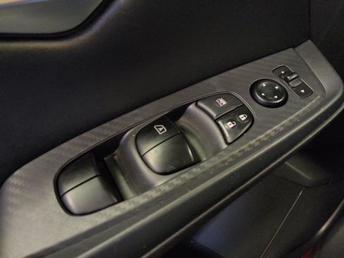 Used 2025 Nissan Sentra SV FWD image 27