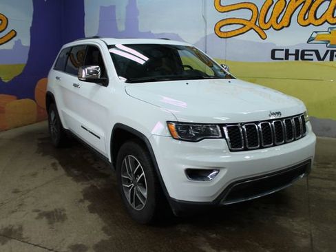Used 2020 Jeep Grand Cherokee Limited w/ Luxury Group II image 4