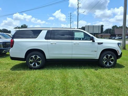 New 2026 GMC Yukon XL AT4 w/ AT4 Premium Plus Package AWD/4WD image 8