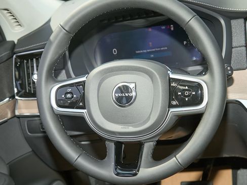 New 2025 Volvo XC90 B6 Plus w/ Protection Package image 23