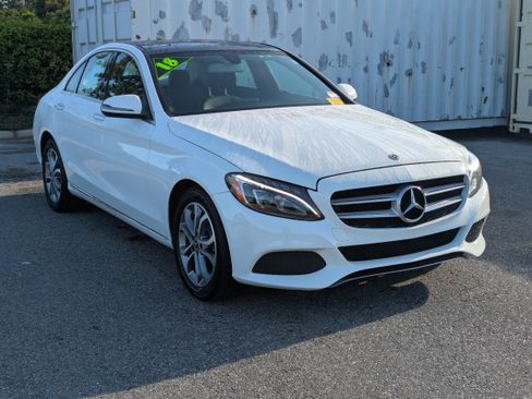 Used 2018 Mercedes-Benz C 300 4MATIC Sedan image 1