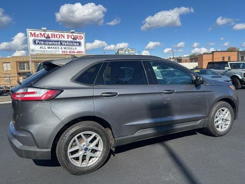 Certified 2022 Ford Edge SE image 3