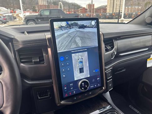 Used 2023 Ford F150 Lightning Lariat image 18