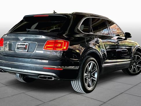 Used 2018 Bentley Bentayga Activity image 12